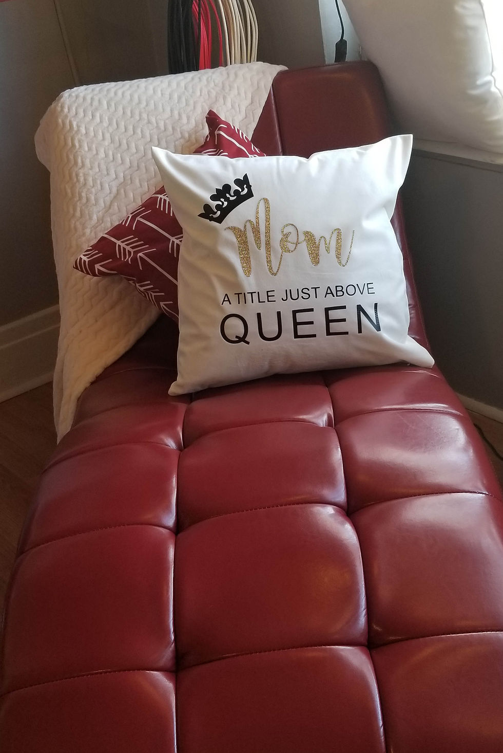 Thumbnail: Glitter Mother/Queen Pillow