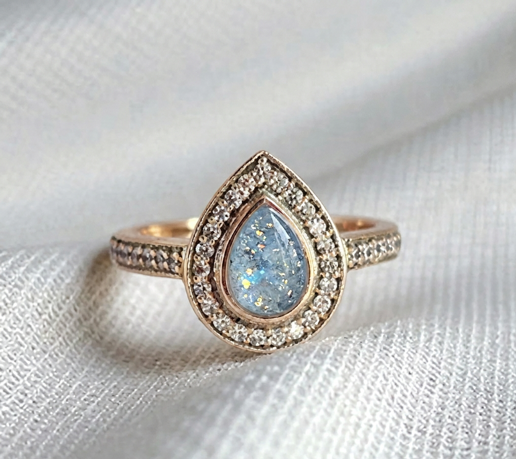 9ct Gold Teardrop