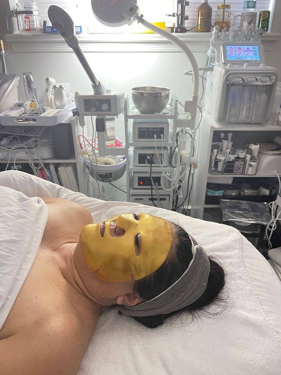 Silicone Gold Mask