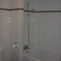 Tiler, bathroom fitter, decorator, plumber, joiner, bathroom fitter, walk in shower instalations,
