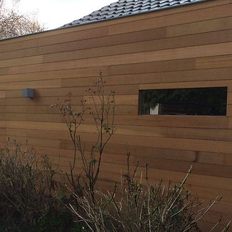 Houten afsluiting in tuin