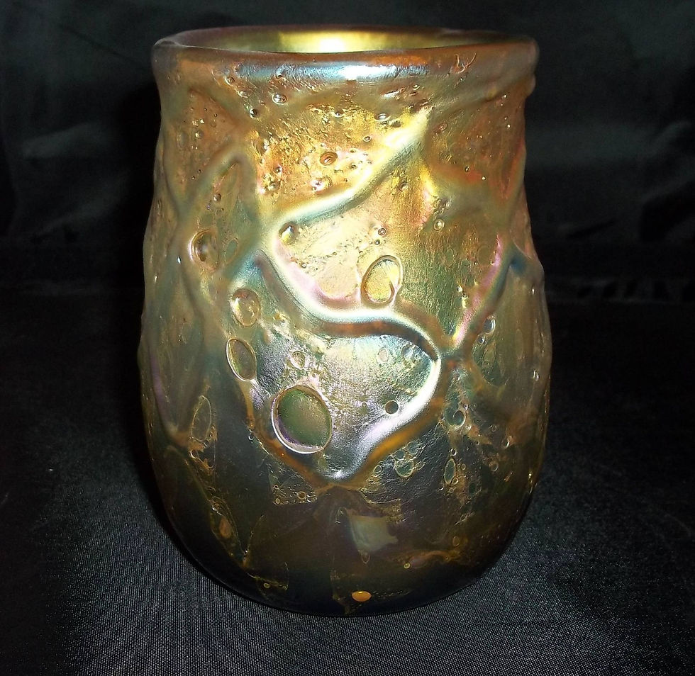 Rare CHICAGO ART GLASS Aurene 5.5" Vase (D1)