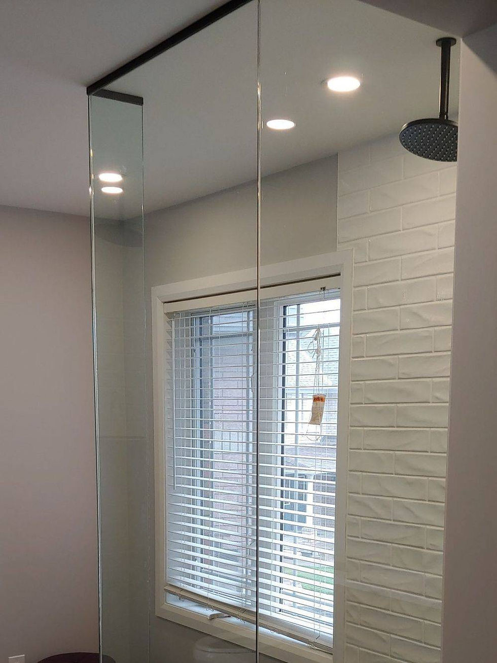 Shower Shield Black Ajax