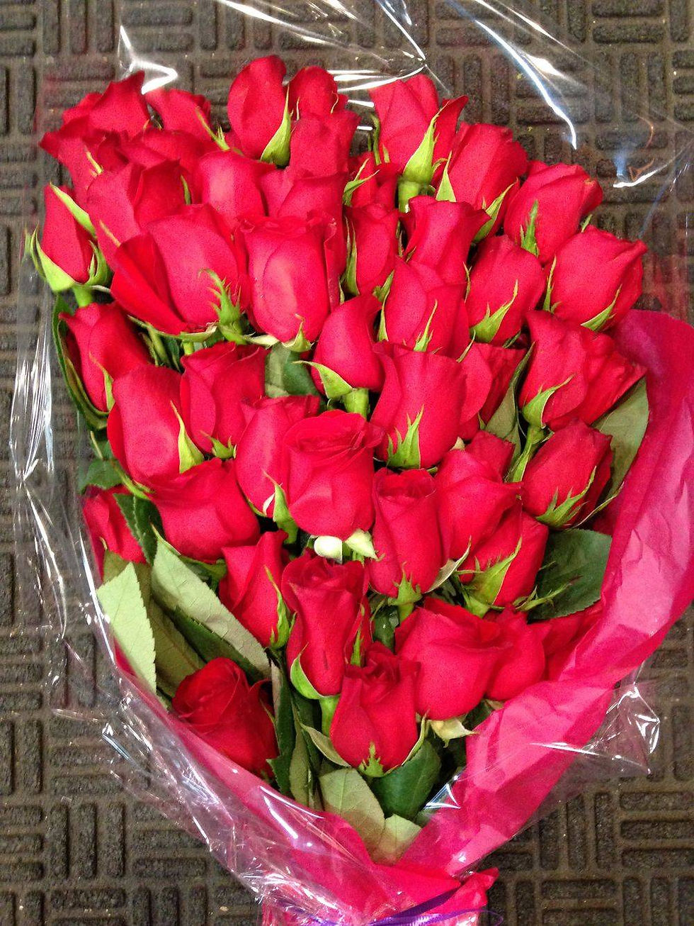 All roses, presentation bouquet ....for someone special!