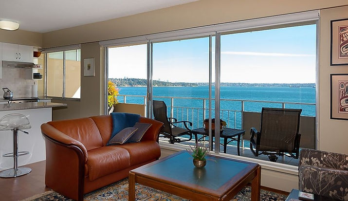 10 Million Dollar View from Desireable Bachelor Suite Sold by Dianne Hartwick, REALTOR