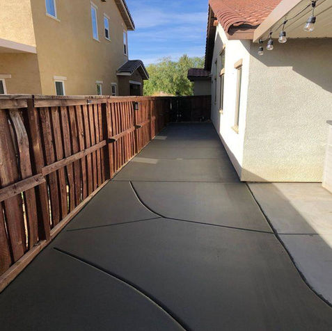 Beaumont CA concrete driveway and walkway installation by San Gorgonio Builders