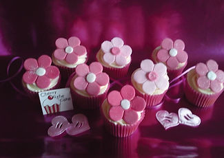 www.cherryonthecake.org.uk Cherry on the cake Eastleigh Hampshire UK Heidi Bristow