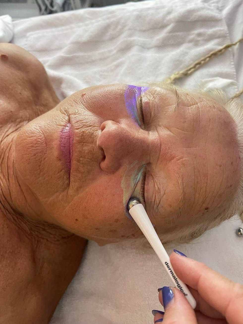 Eye Treatment Anti-Aging Facial
