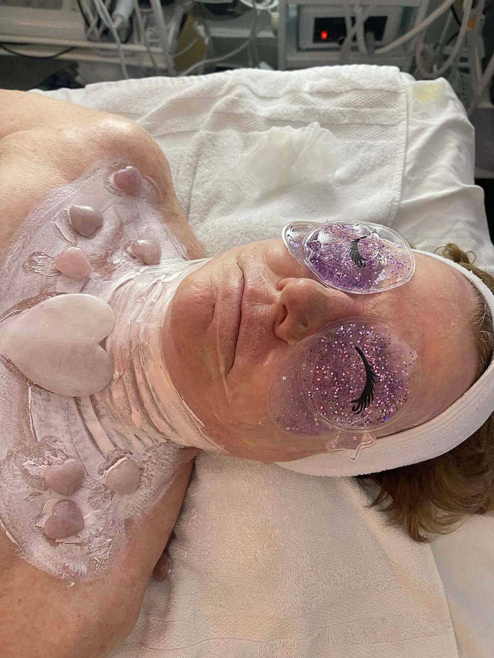 DiamondGlow Facial Neck & Eye Treatment