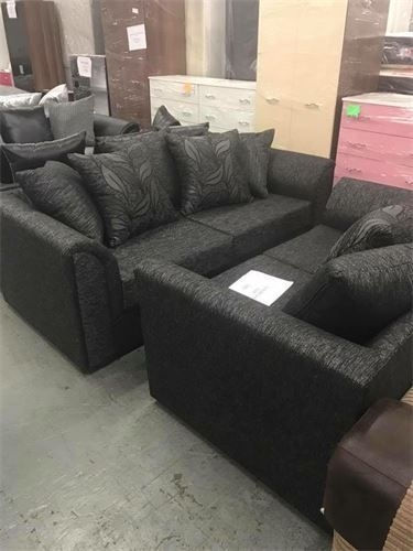 BYRON 3+2 SCATTERBACK IN BLACK DUNDEE WITH FLOWER