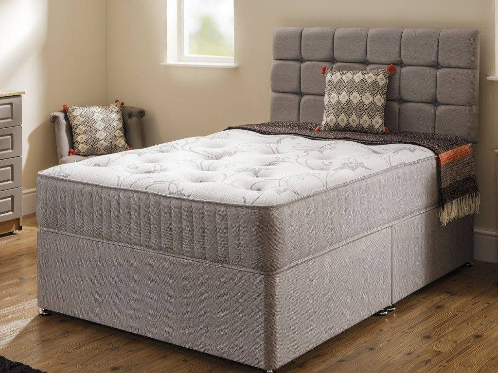 LYON ORTHOPAEDIC MEMORY MATTRESS WITH DIVAN BASE WITH 2 DRAWERS AND ARIES HB
