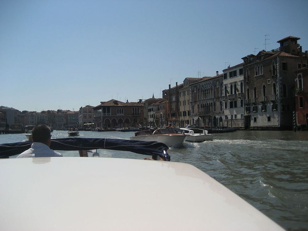 Venice, Italy, boat, water, canals, homes on canals, photography, picture