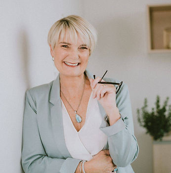 Image of Nicola Lincoln in clinic