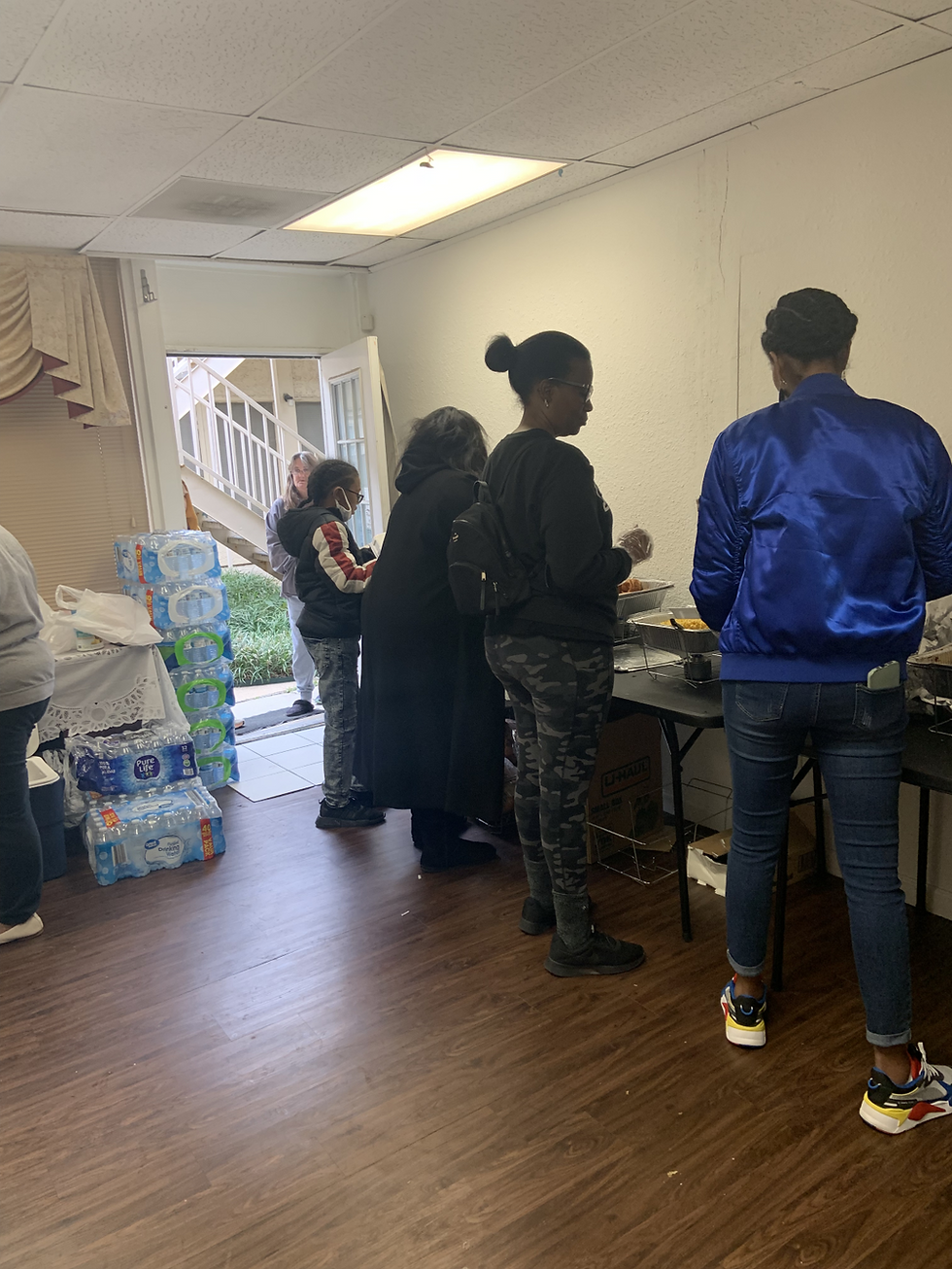 FTC 2022 - Volunteers preparing meals for guests