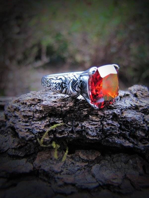 Thumbnail: La Ricchezza Coven Noble Wealth Drawing Vampire Ring