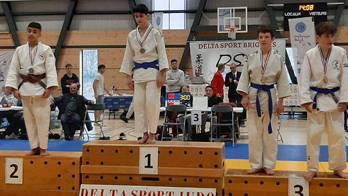 Groupe benjamins Roussillon Dojo Rhône Vivarais