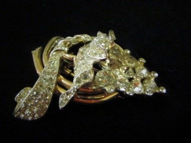 Thumbnail: Rare CASTLEMARK Vintage Fur Clip Pave Rhinestones on a Vine