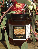 pure raw honey with vanilla