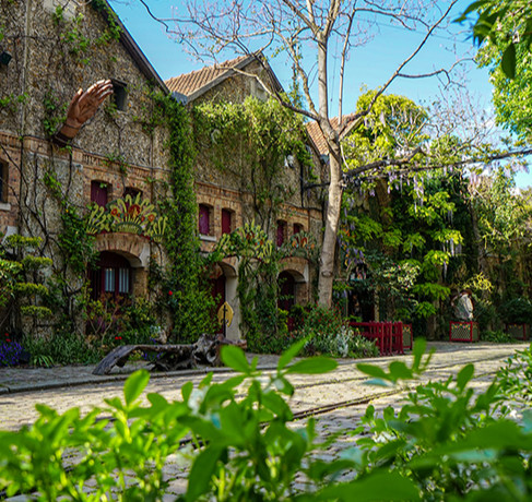 Extérieur du musée des Arts Forains à Paris