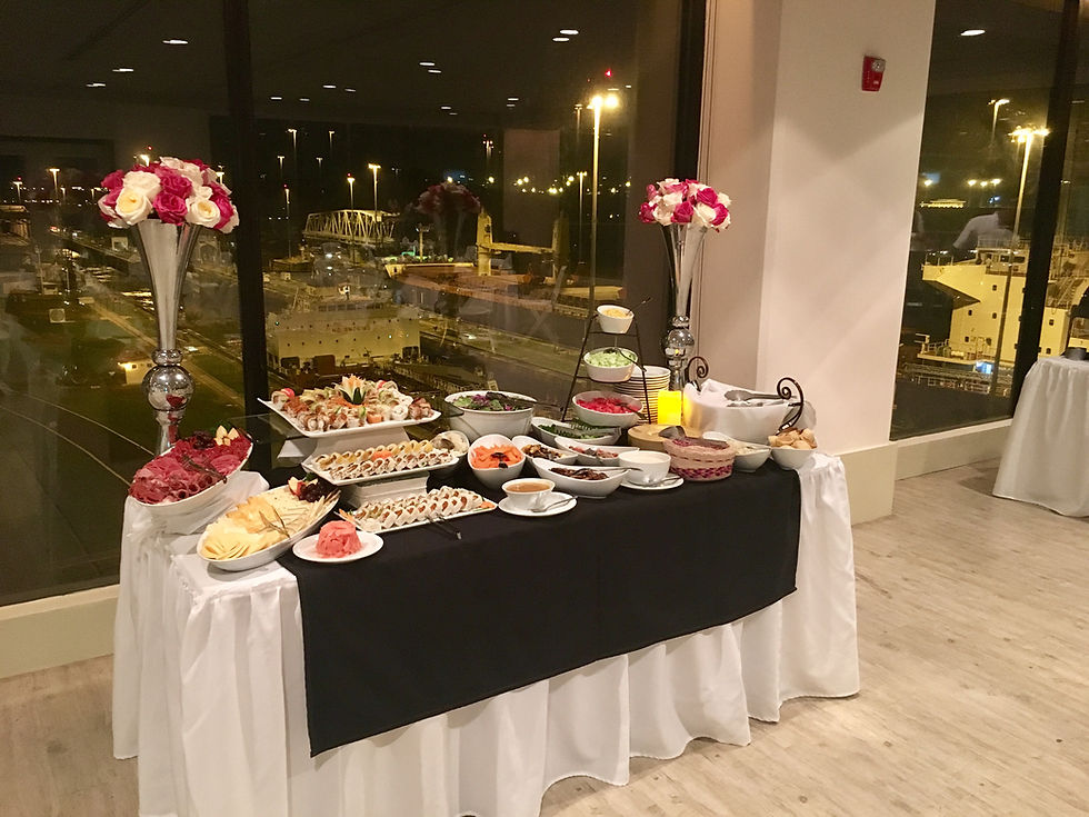 Estación de Sushi y Salad Bar