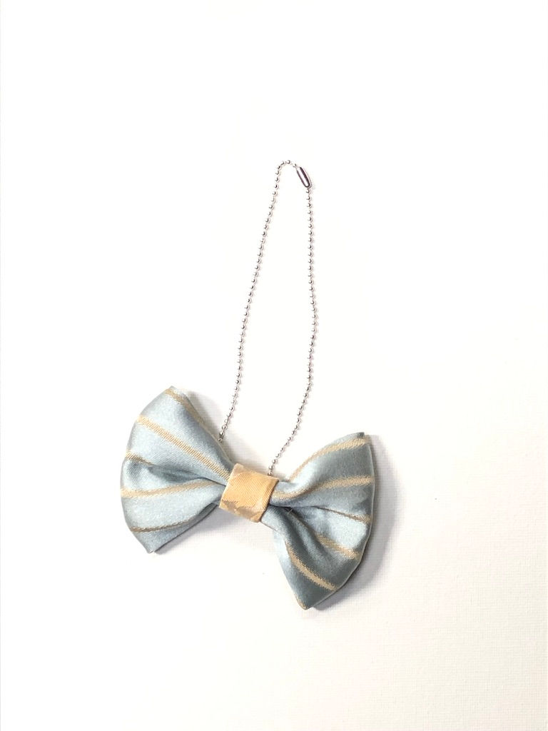 Bow Necklace