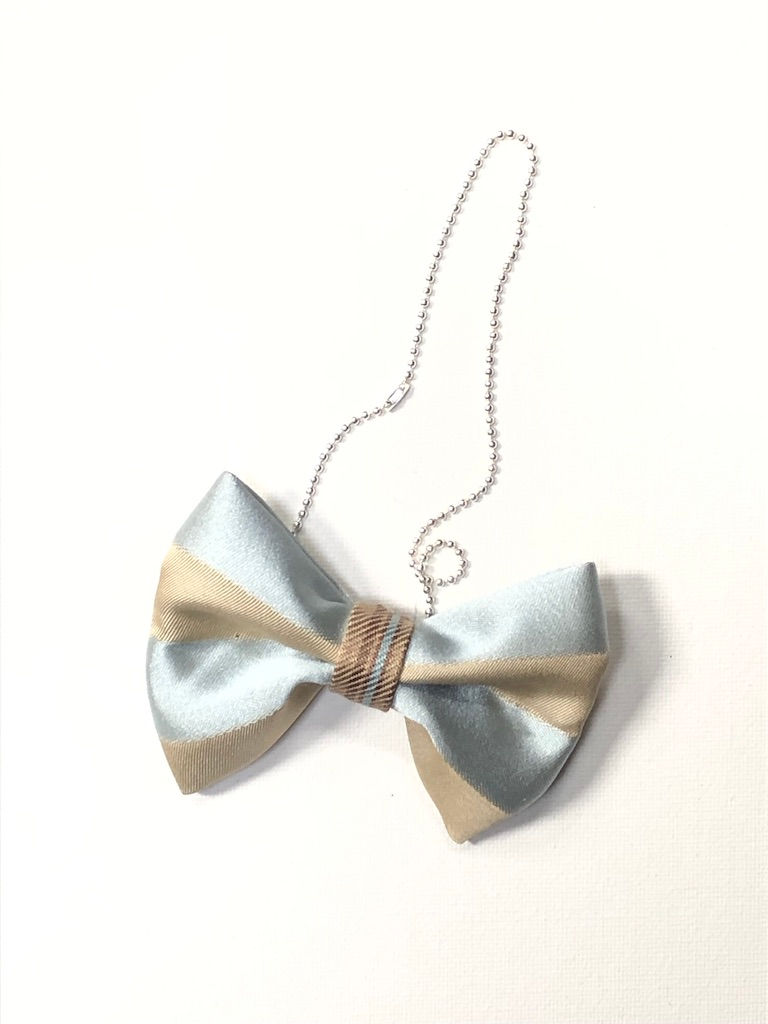 Bow Necklace
