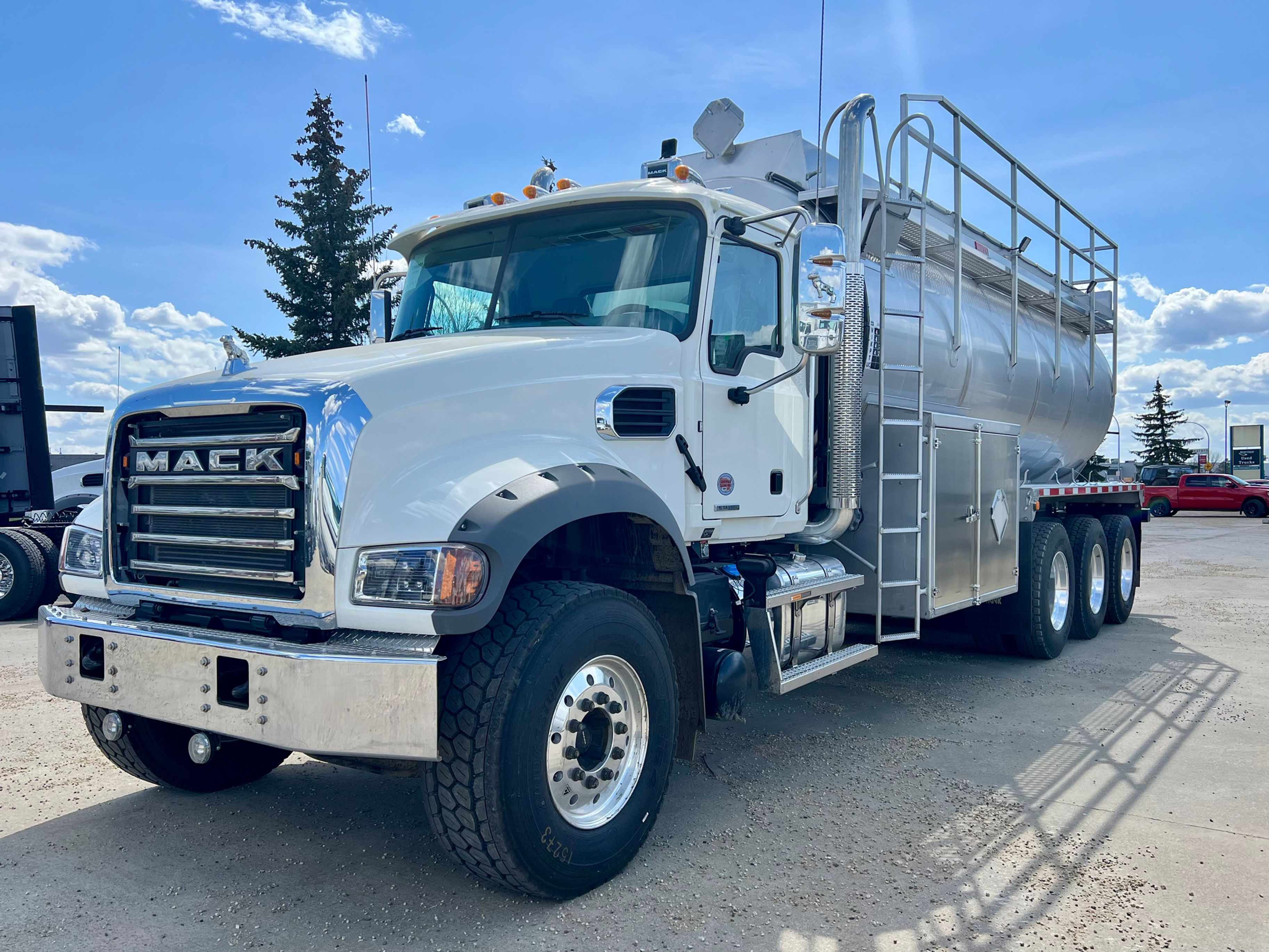 2026 GR86F Daycab - Stock #38357