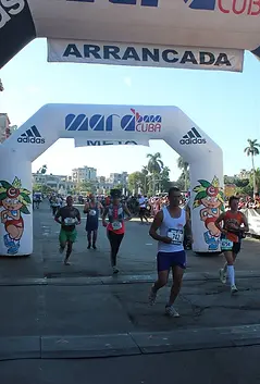 cuba-marabana-havana-marathon.webp
