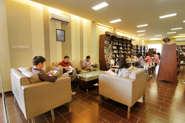 Library 1.jpg