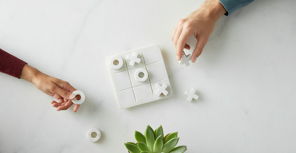 DACAKI002WHI-UK_Akiko_Marble_Naughts_Crosses_LB02.jpg