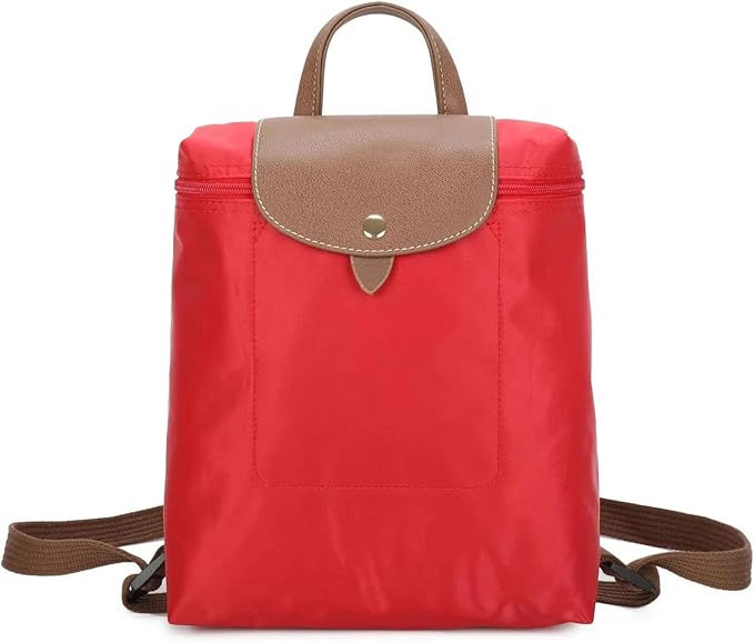 Front Zipper Pockets Close-Up – A detailed image of the dual front zipper pockets for easy access to small items.