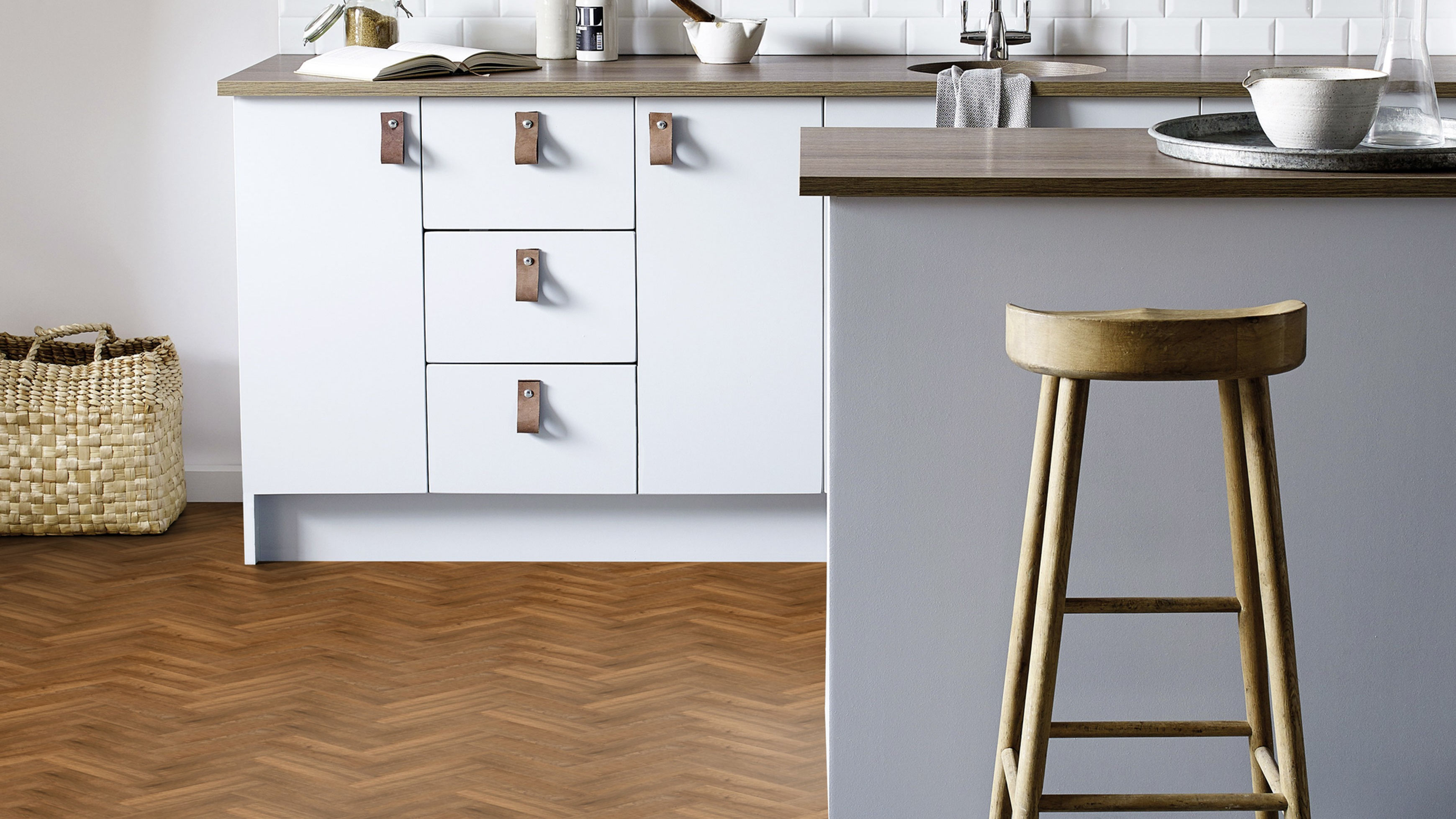 Signature Farmhouse Oak