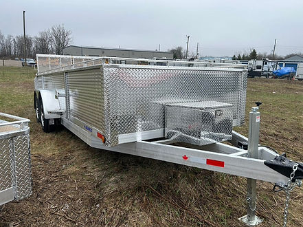 Aluminum utility trailer with side rails for landscaping and general hauling
