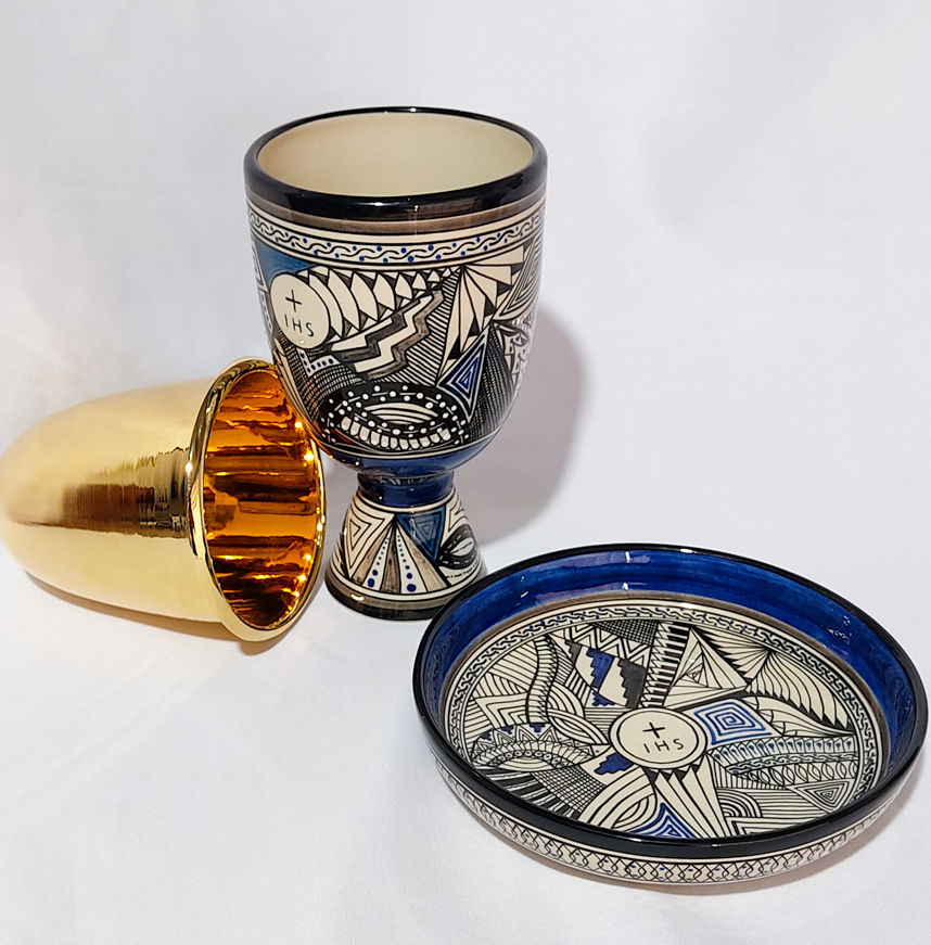 Miniatura: Cáliz y patena / Azul, negro y blanco