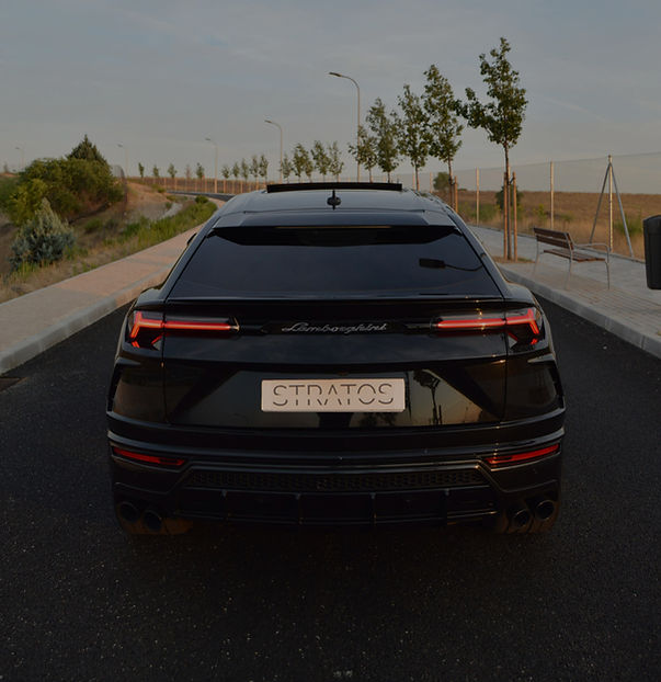 Alquiler de Lamborghini Urus en España. Rent Lamborghini Urus in Spain. StratosRent.
