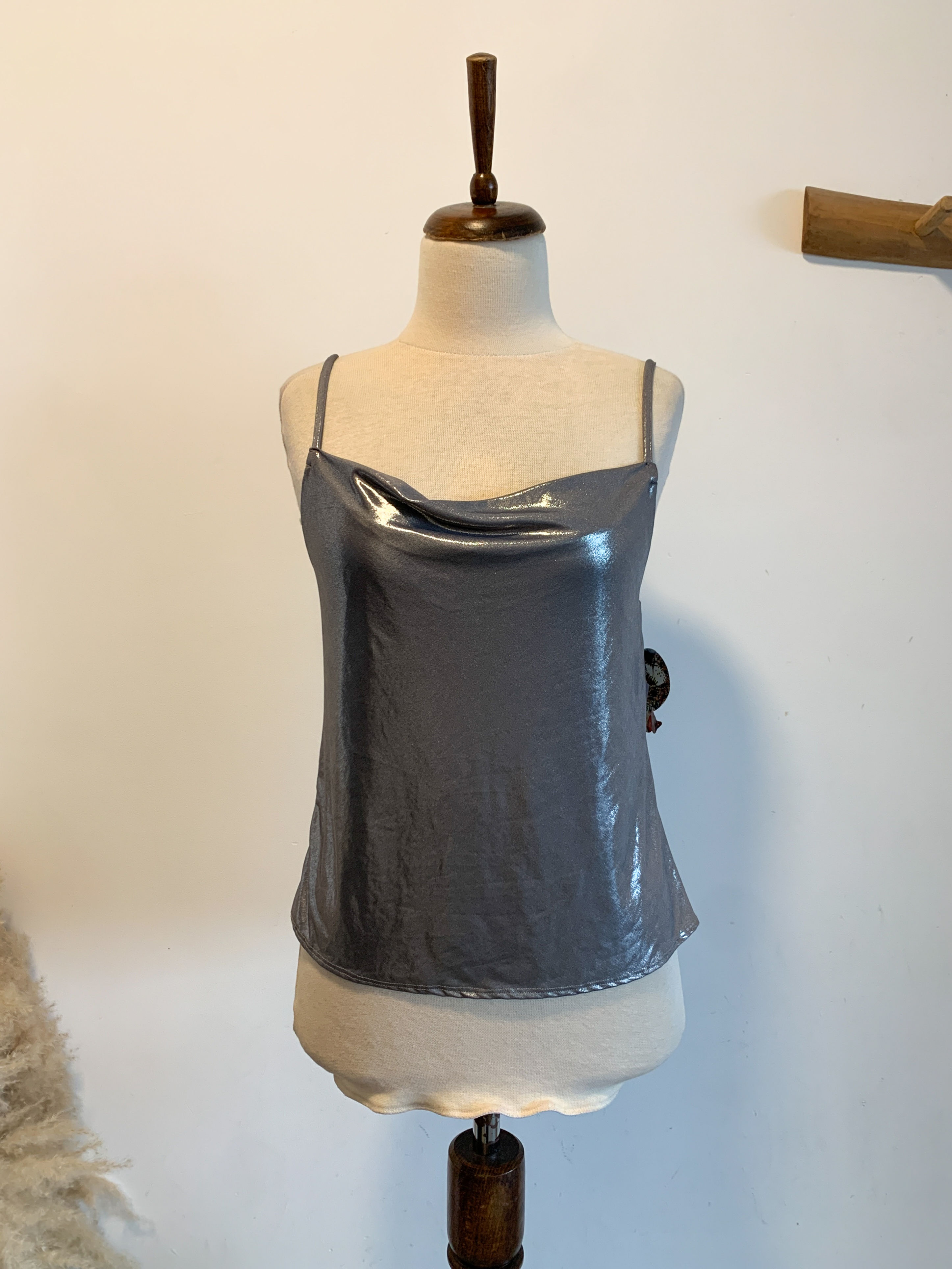 גופייה כסופה מנצנצת Reality Couture