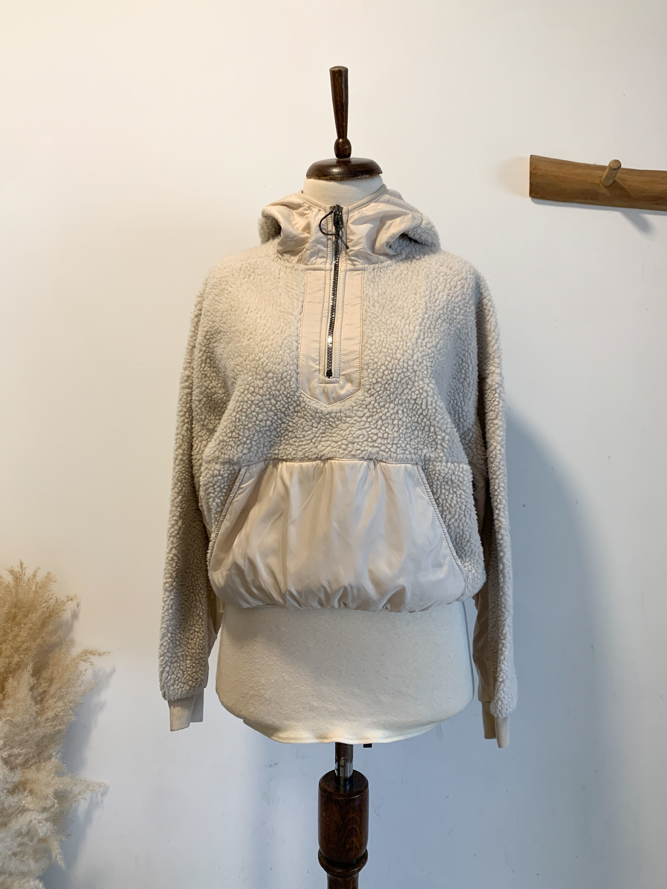 קפוצ'ון שמנת בד פרוותי