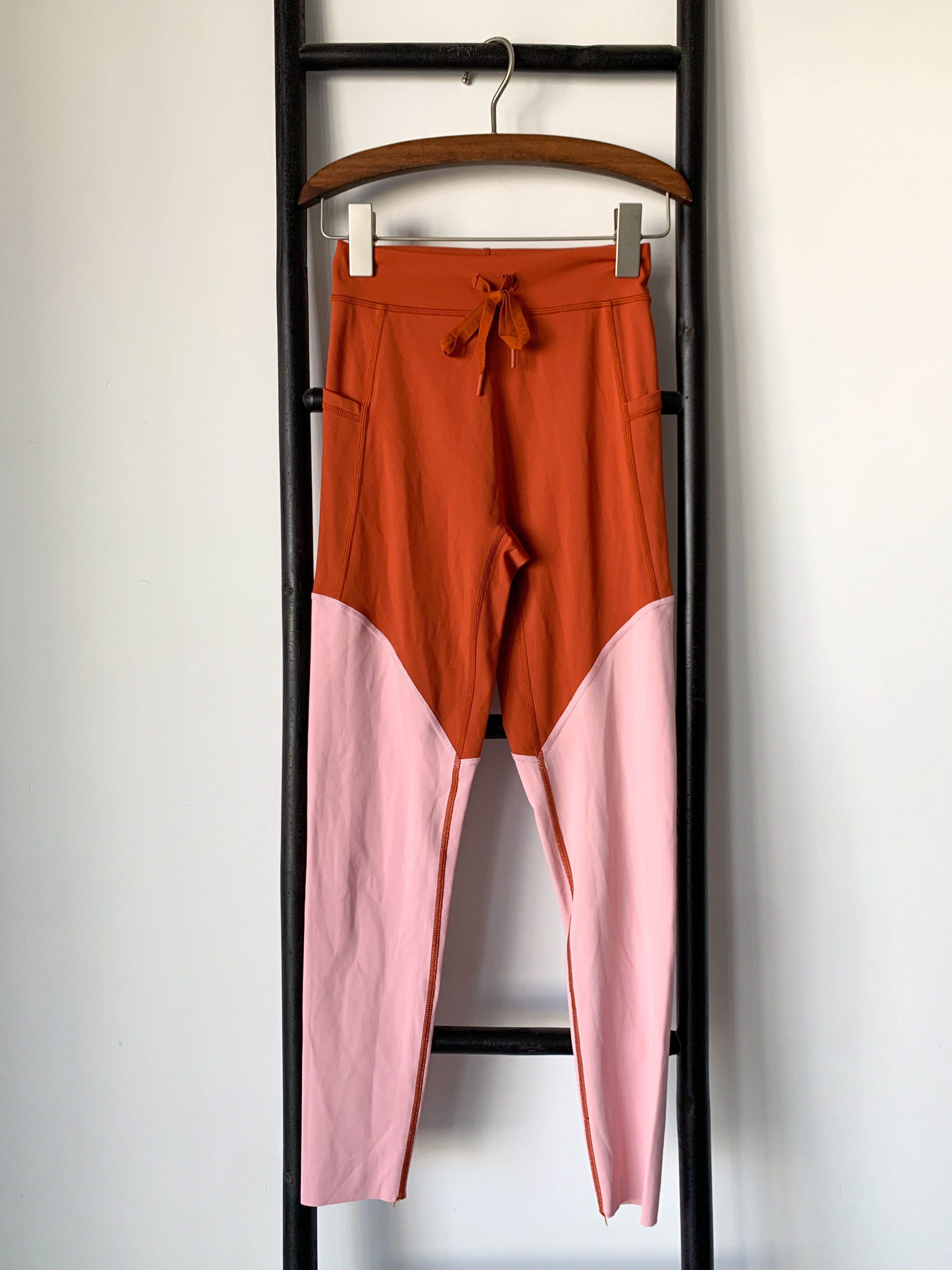 טייץ ספורט שני צבעים עם שרוך