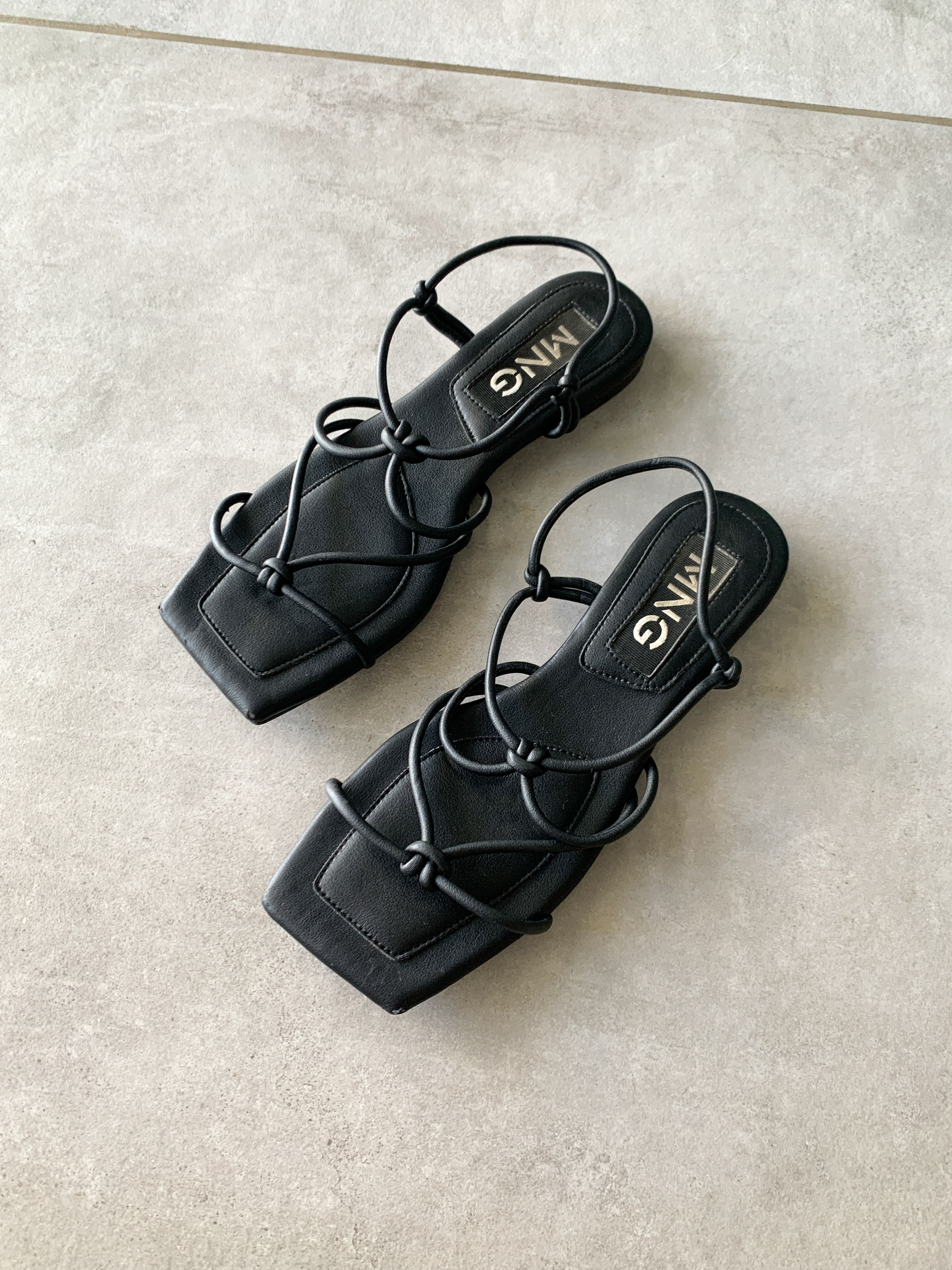 סנדל שחור מנגו מידה 36