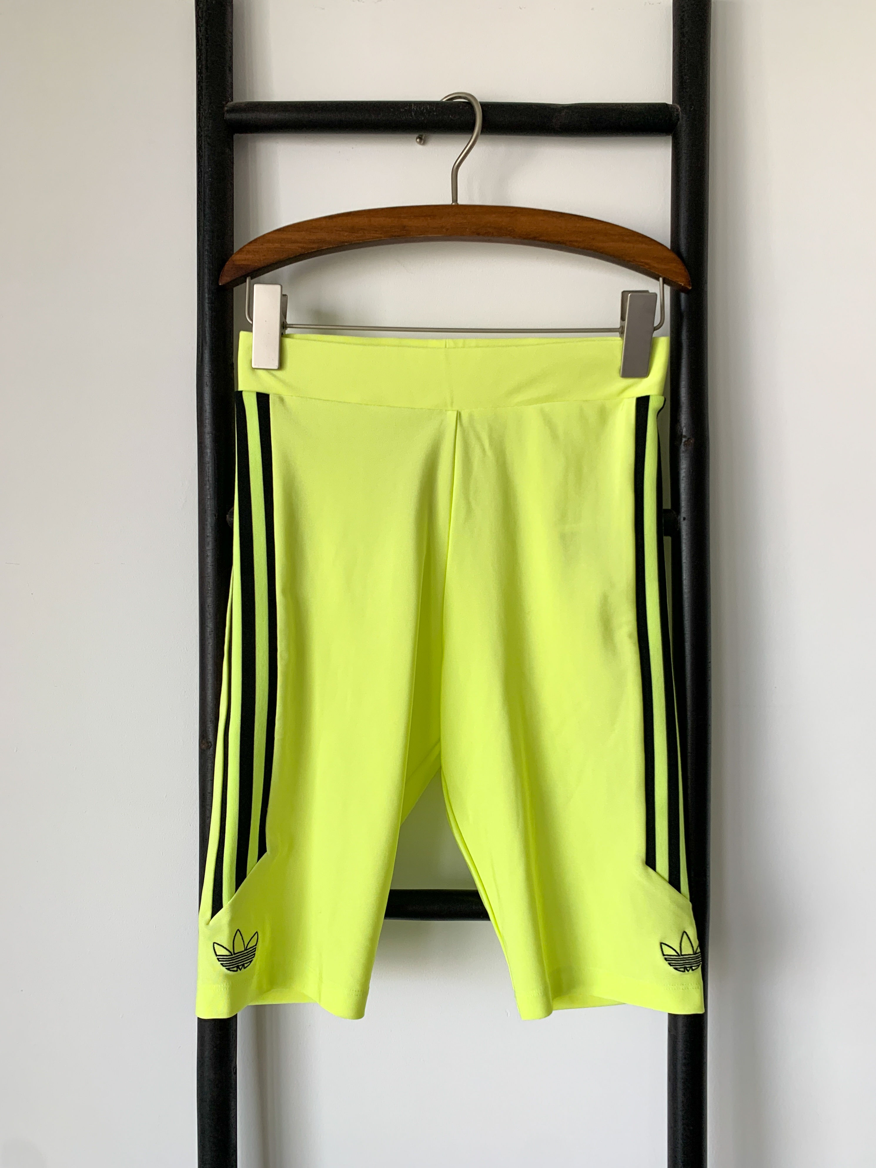 טייץ בייקר צהוב ניאון אדידס