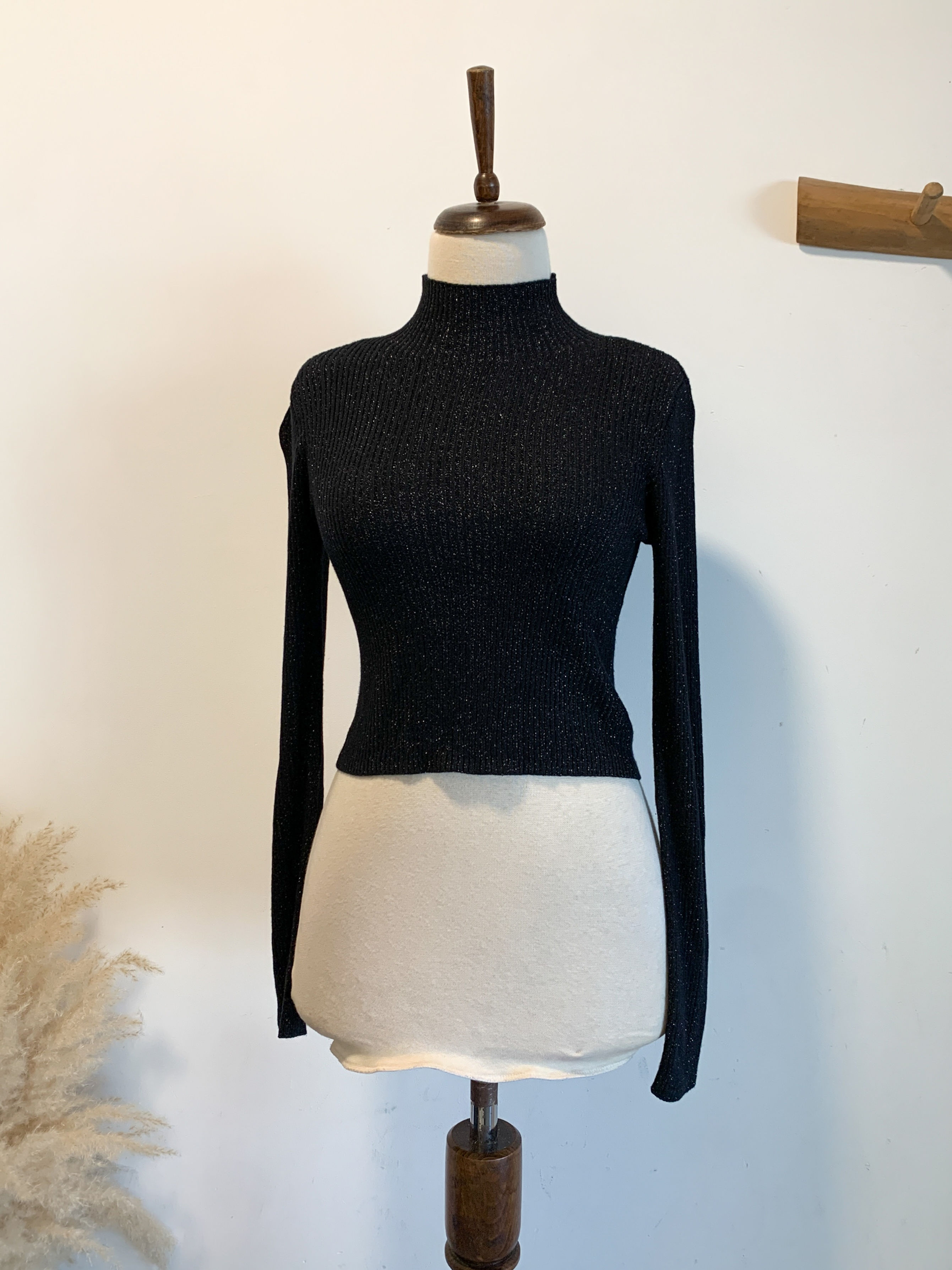 חולצת ריב שחורה מנצנצת קסטרו