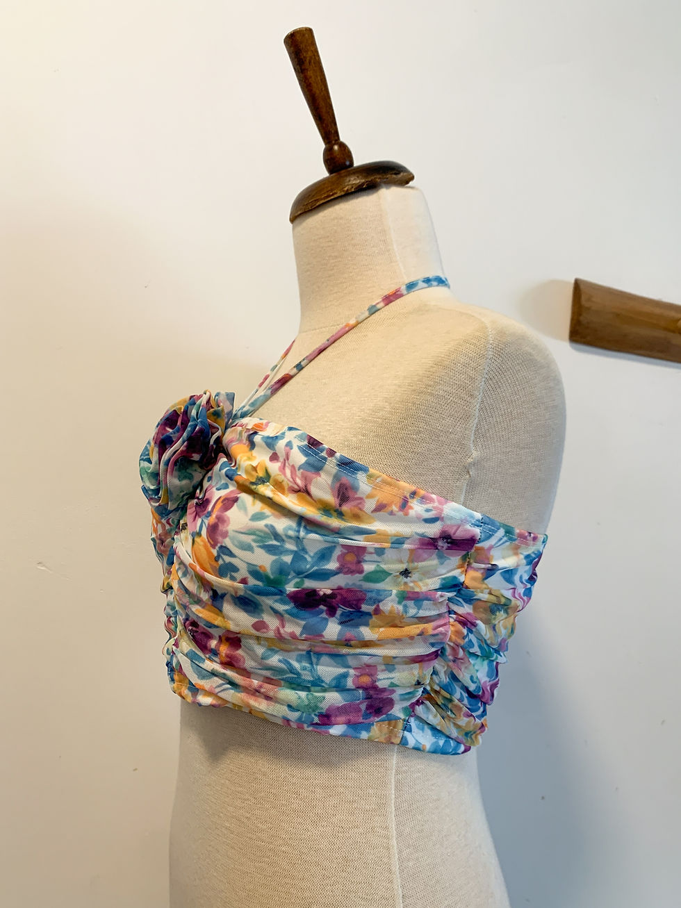 תמונה ממוזערת: טופ קרופ פרחים צבעוני