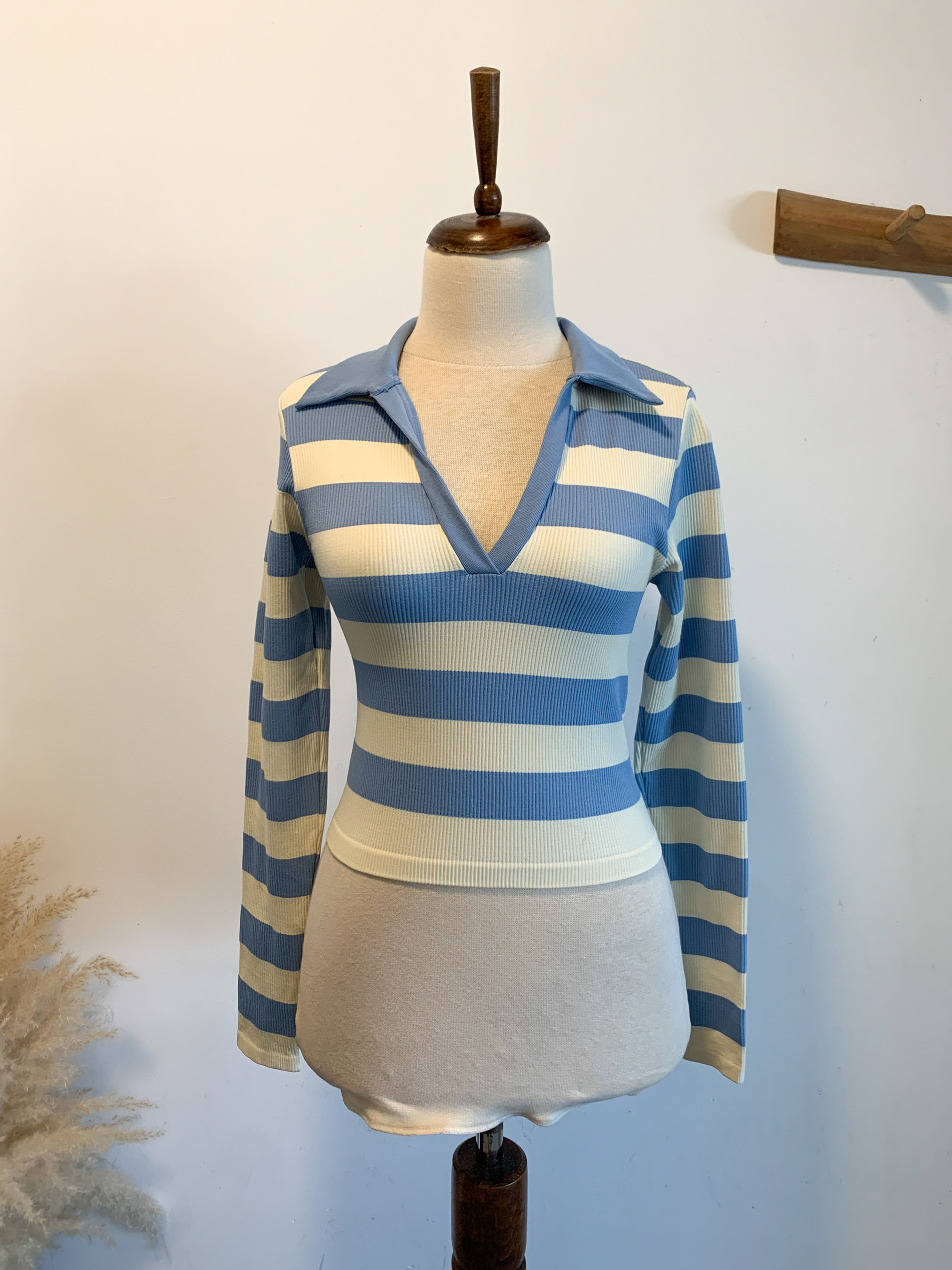 חולצת ריב פרינט פסים וצווארון