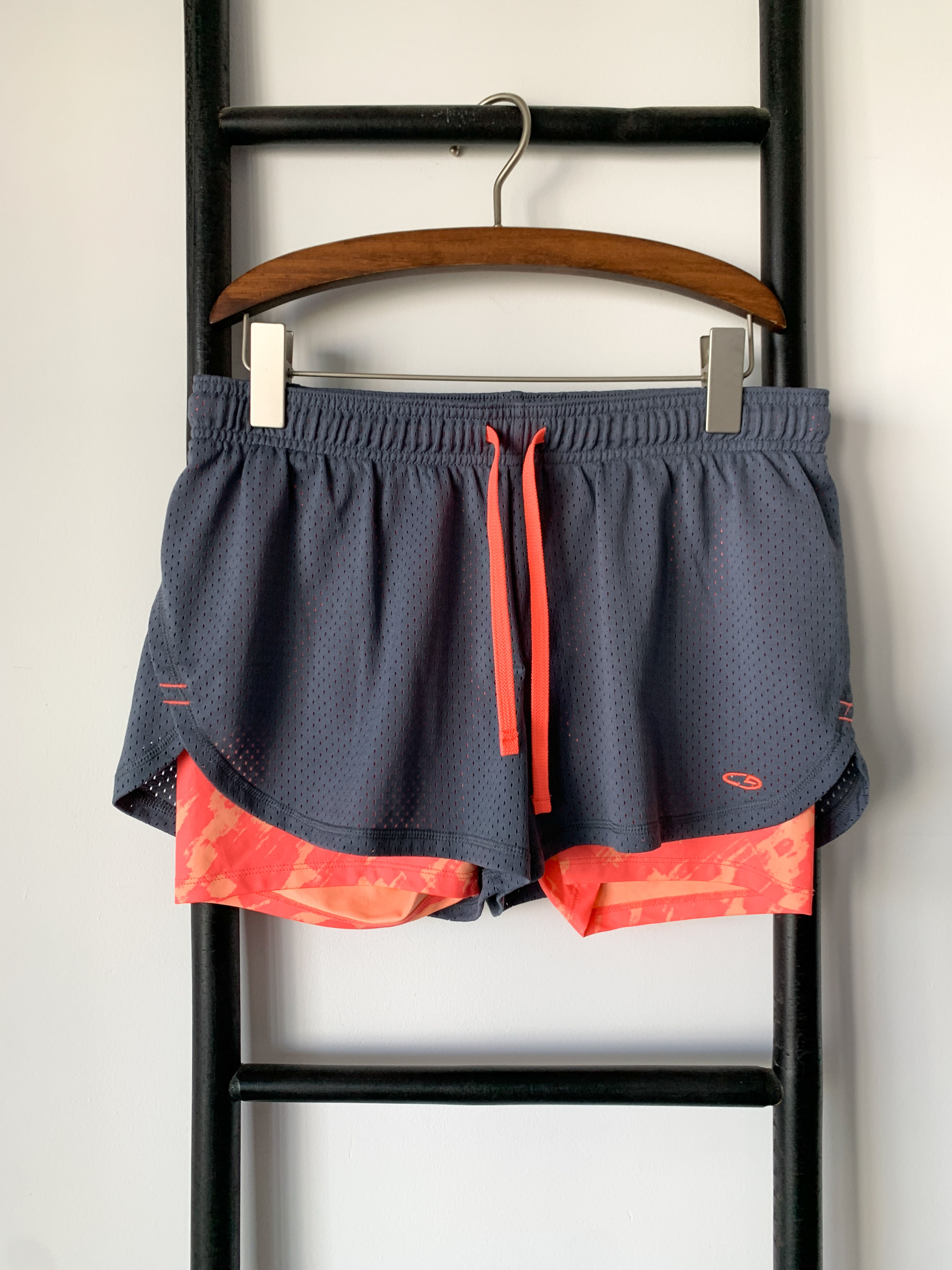 מכנס ספורט קצר עם טייץ צ'מפיון