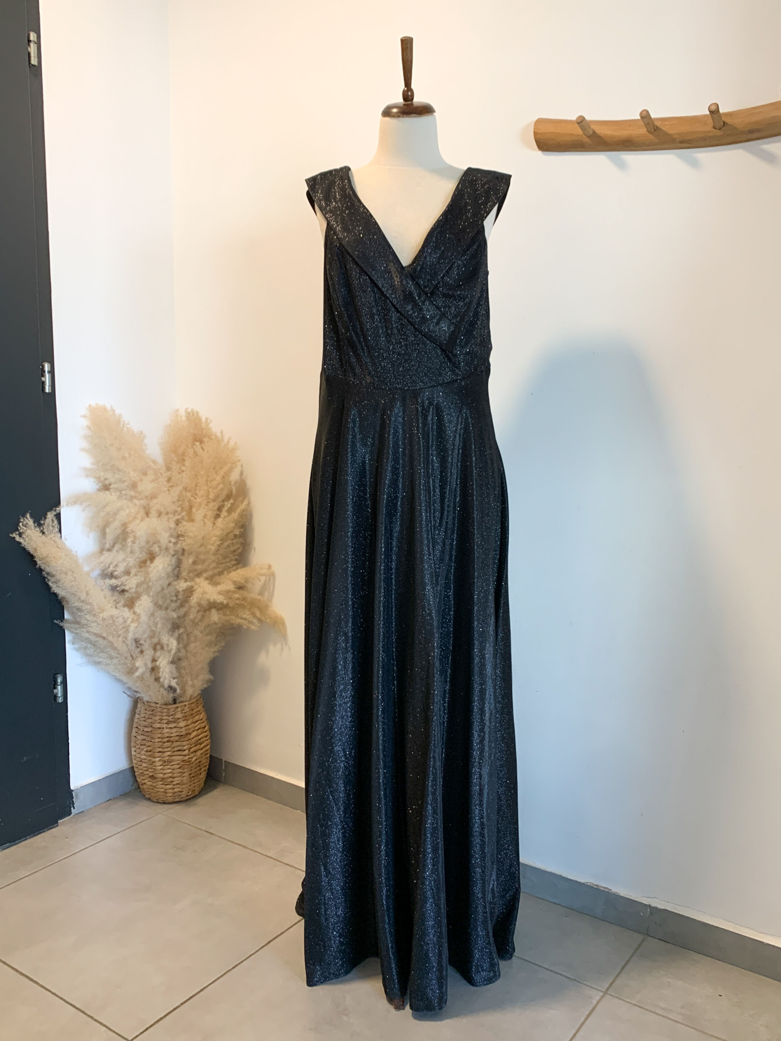 שמלת ערב שחורה מנצנצת מקסי