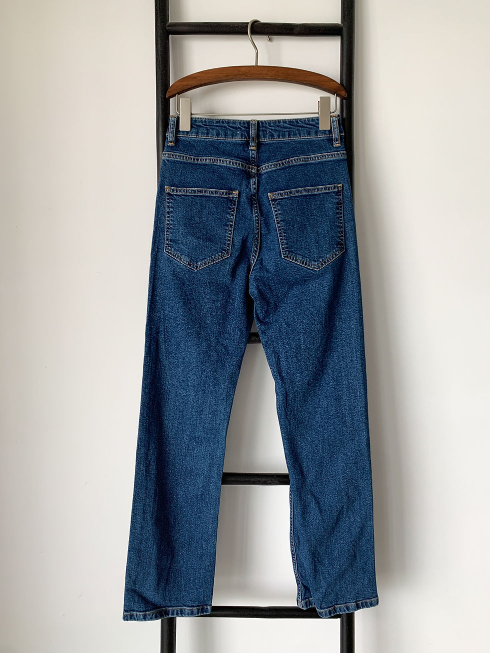 תמונה ממוזערת: ג'ינס כחול כהה גזרה ישרה Basic Apparel
