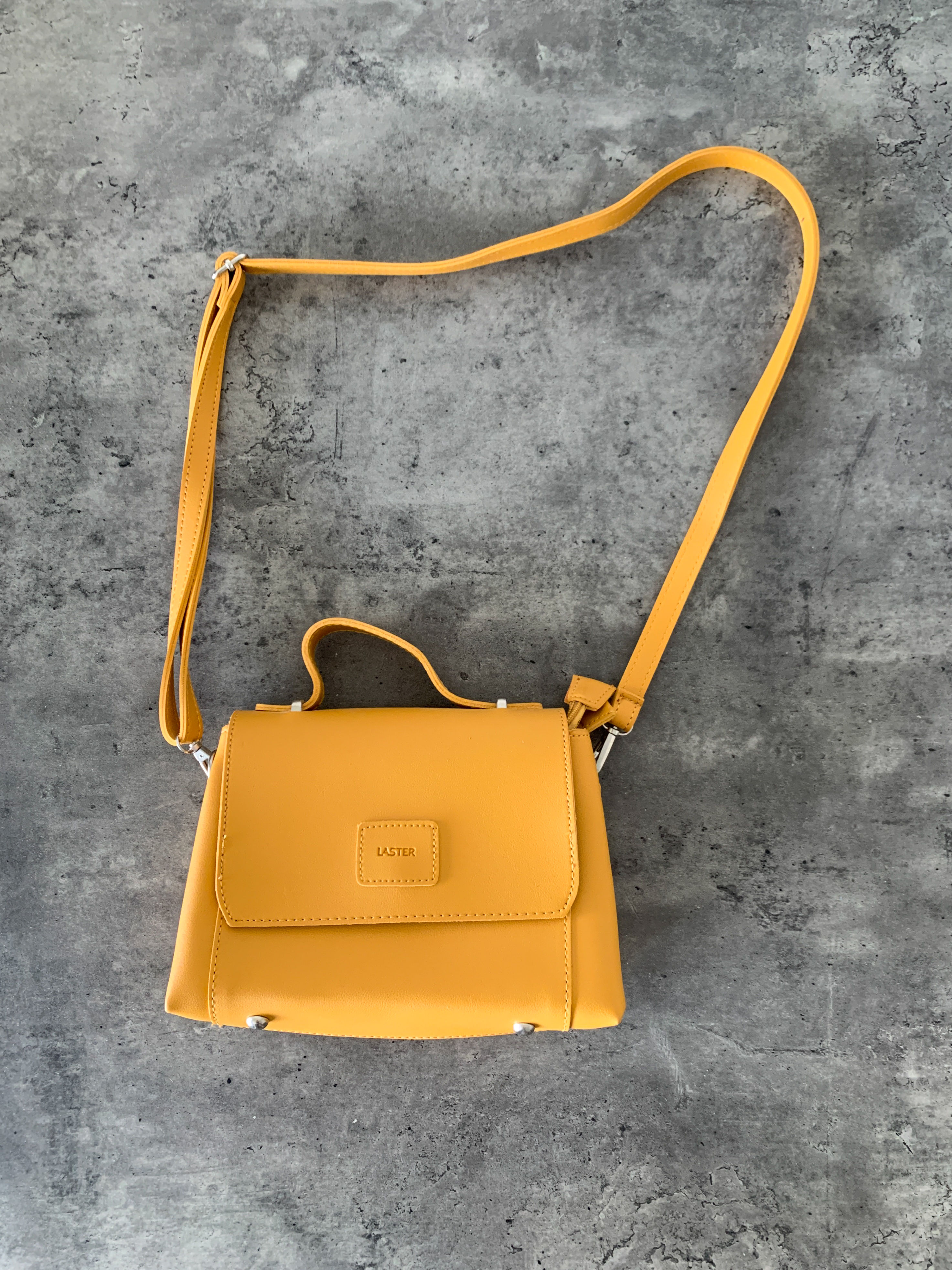 תיק צד חרדל Laster