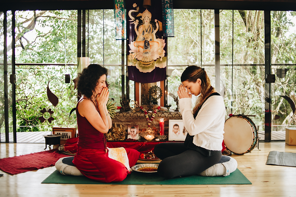 curso-de-yoga-intensivo-ilhabela-yogaia-brasil-lili-lakshmi-(27)
