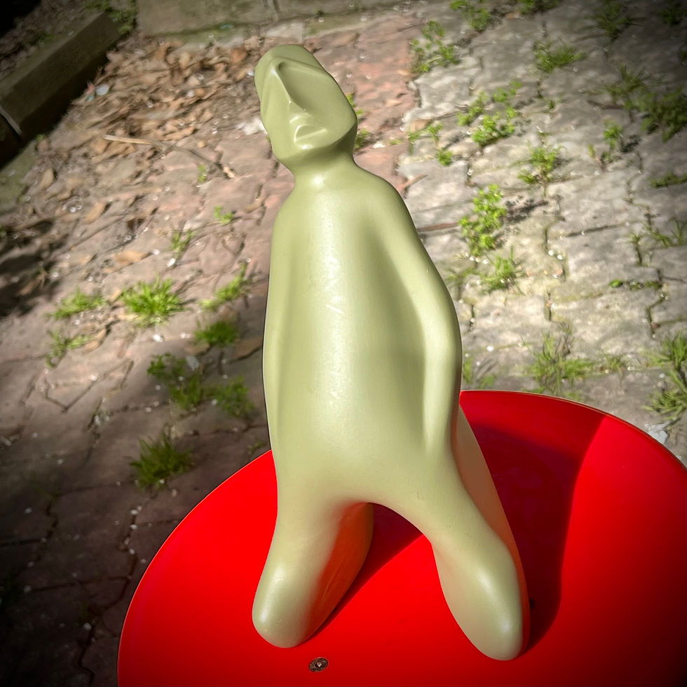 Küçük resim: Moai ‘Luk’ Sculpture