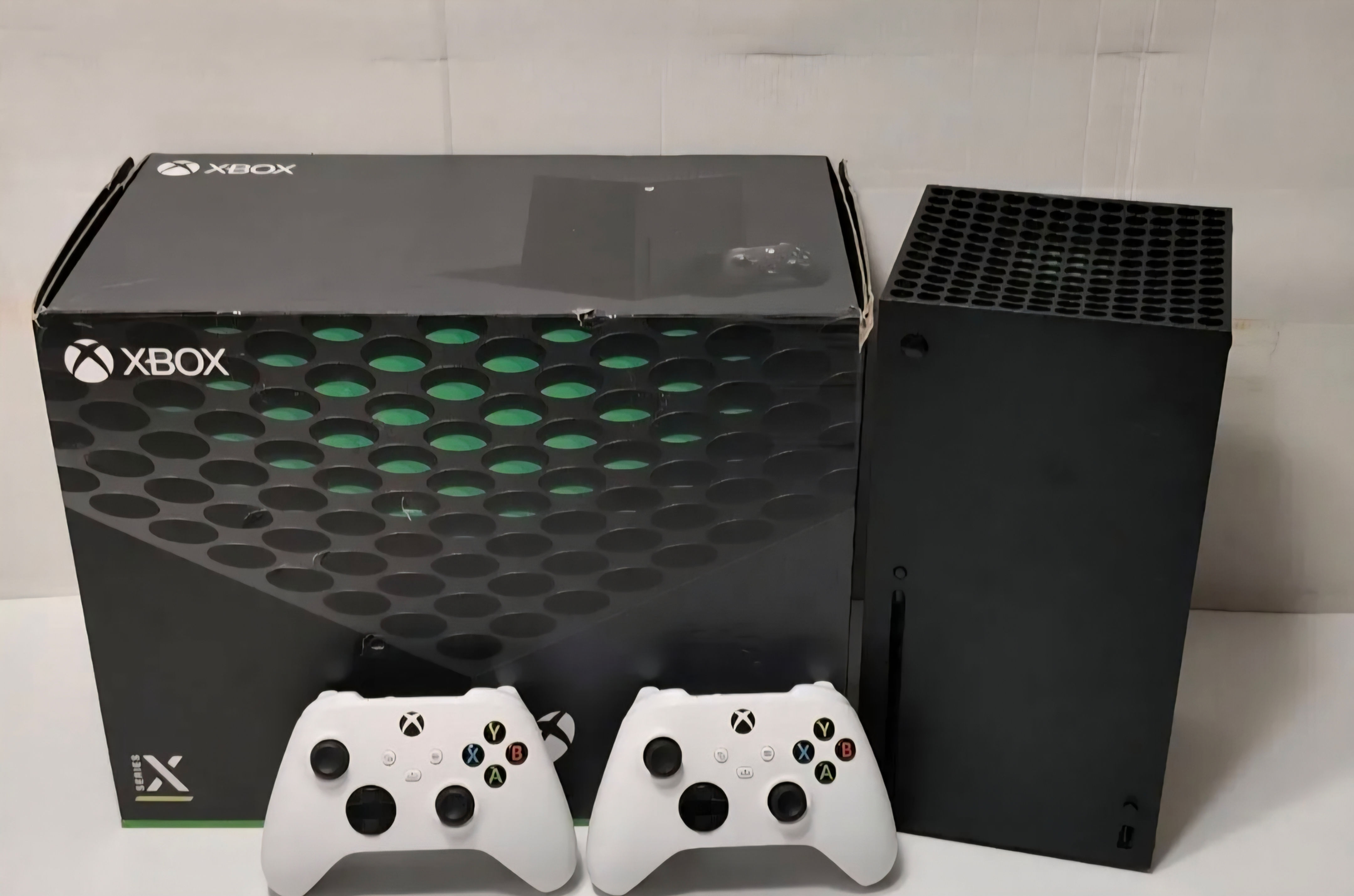 Xbox Series X Konzola + 2 Džojstika Set